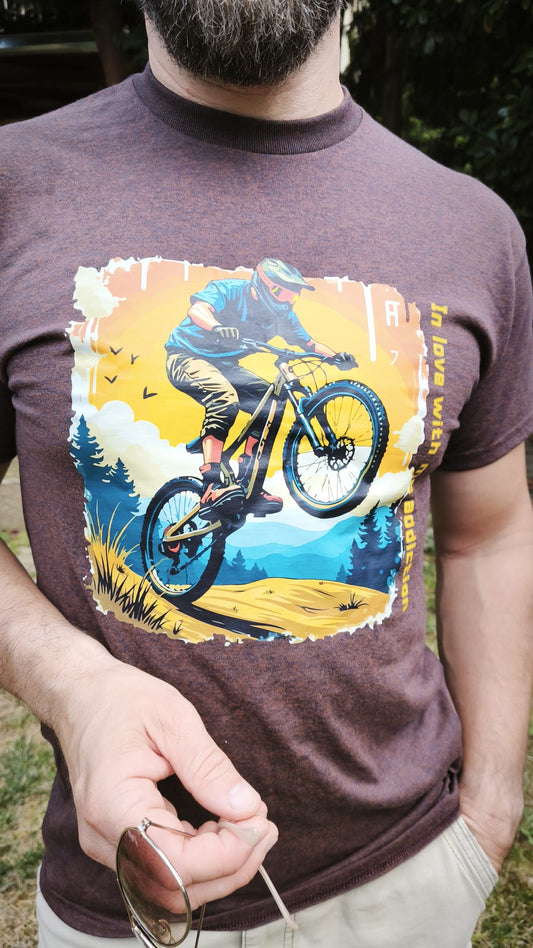 Tricou unisex In love with my addiction